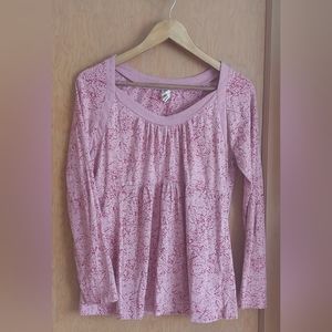 AVENTURA Abstract Splatter Long Sleeve Scoop Neck Top